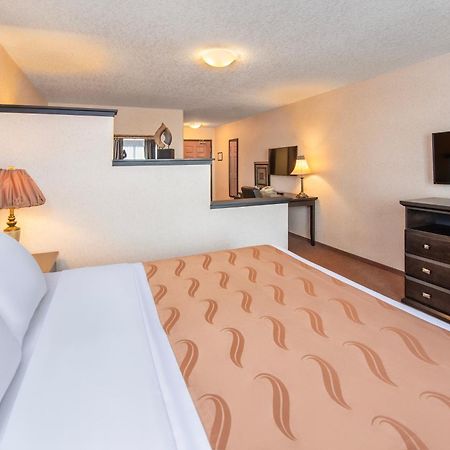 Quality Inn & Suites Lethbridge Buitenkant foto