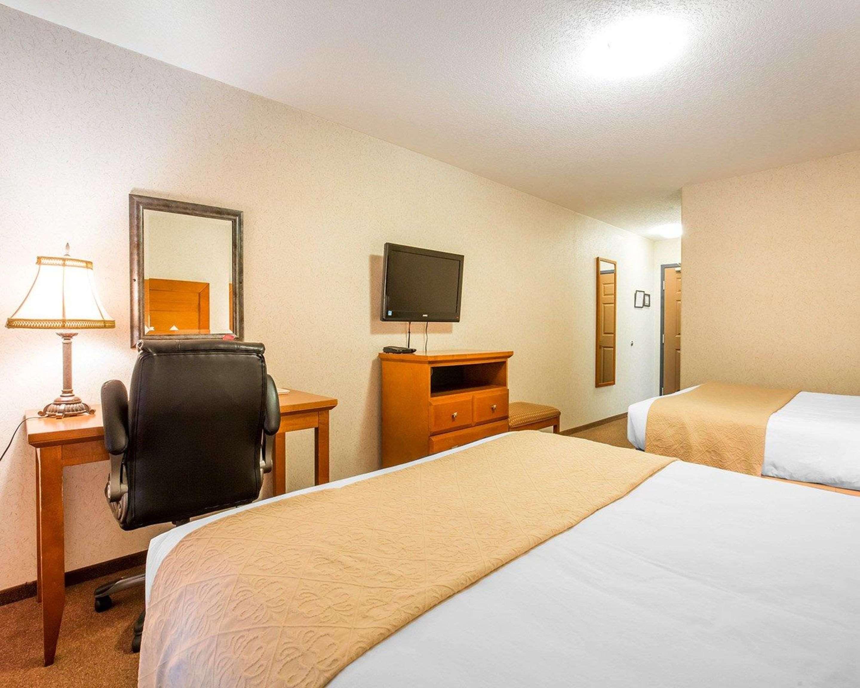 Quality Inn & Suites Lethbridge Buitenkant foto