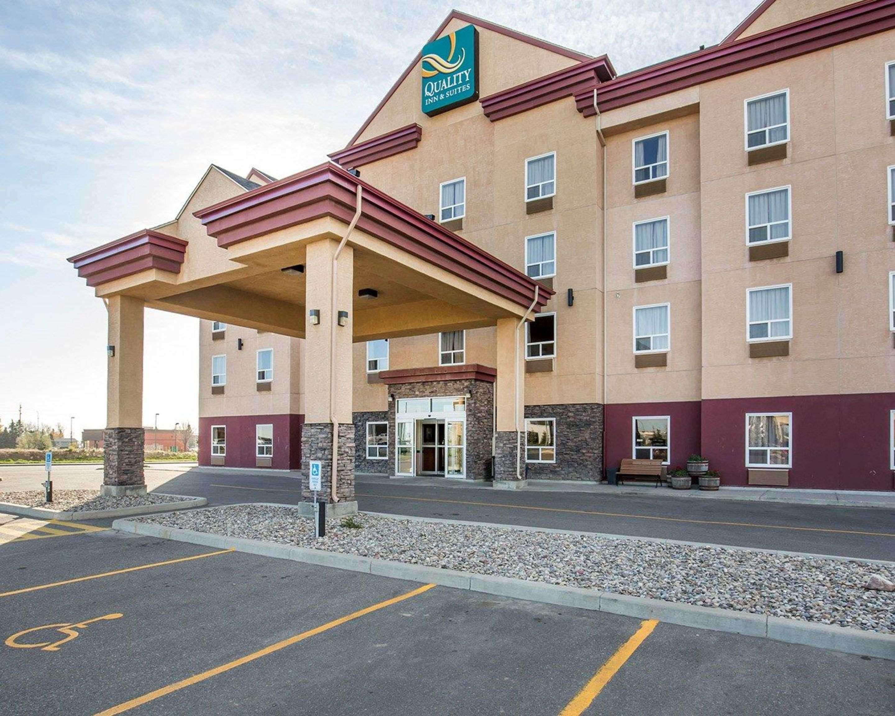 Quality Inn & Suites Lethbridge Buitenkant foto