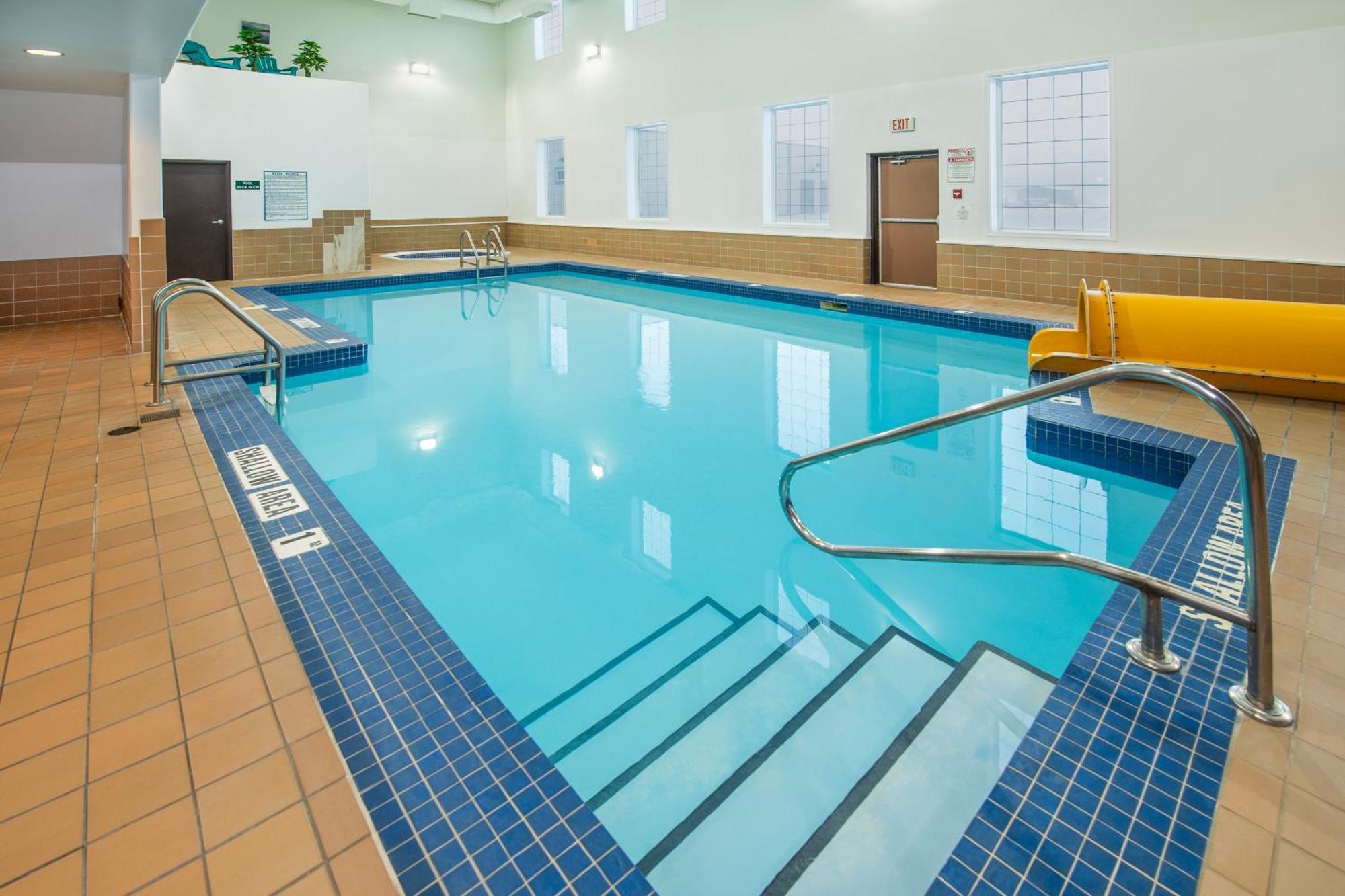 Quality Inn & Suites Lethbridge Buitenkant foto