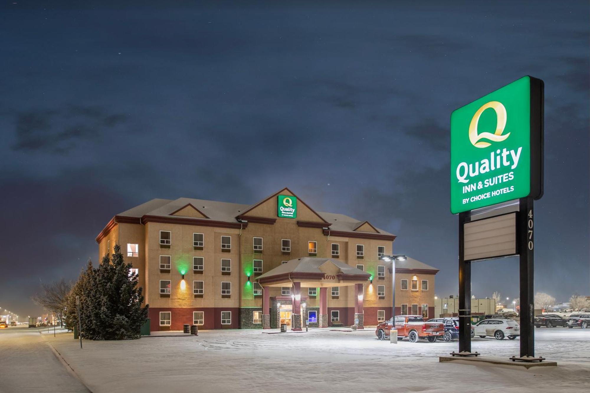 Quality Inn & Suites Lethbridge Buitenkant foto