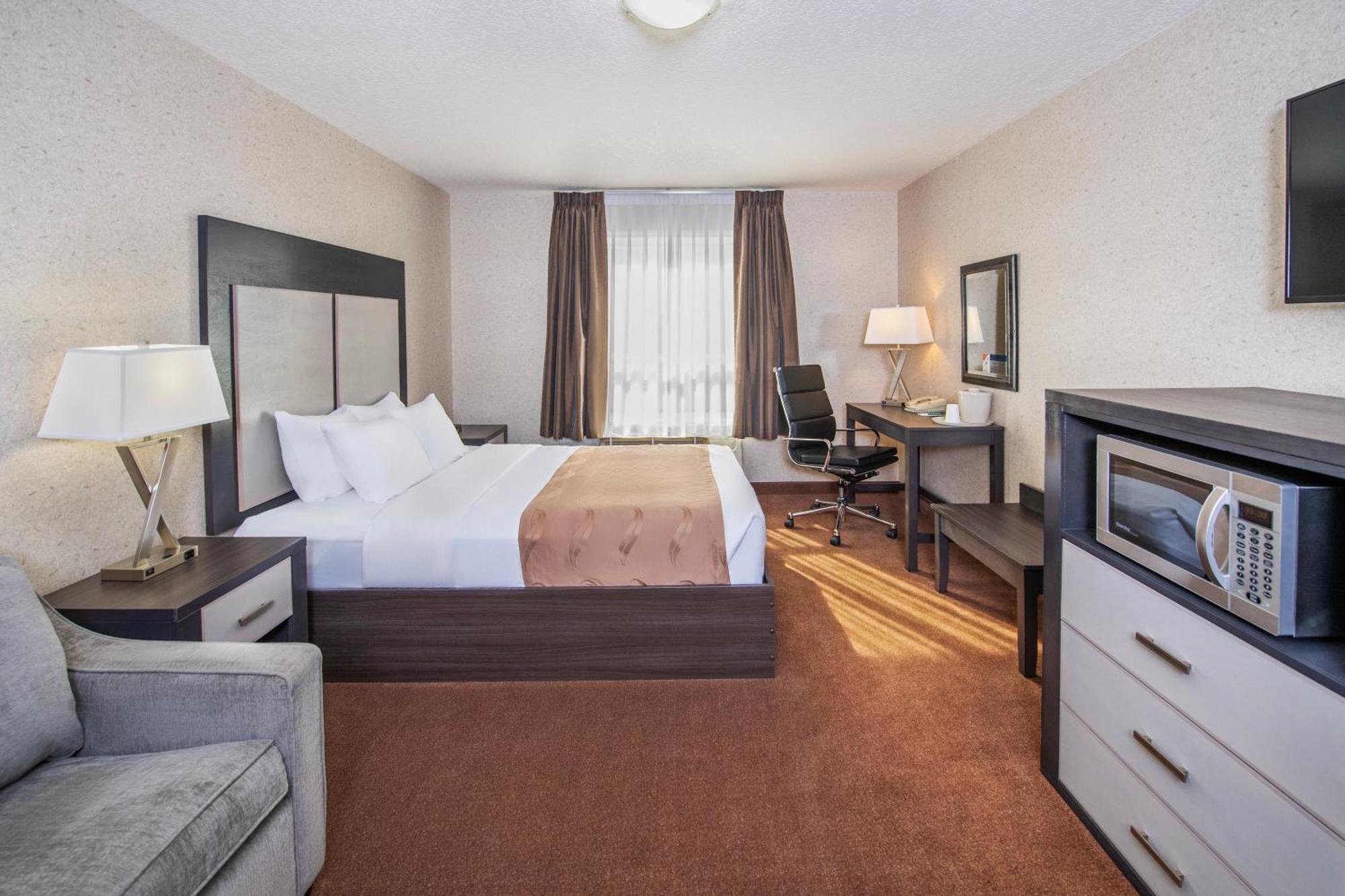 Quality Inn & Suites Lethbridge Buitenkant foto