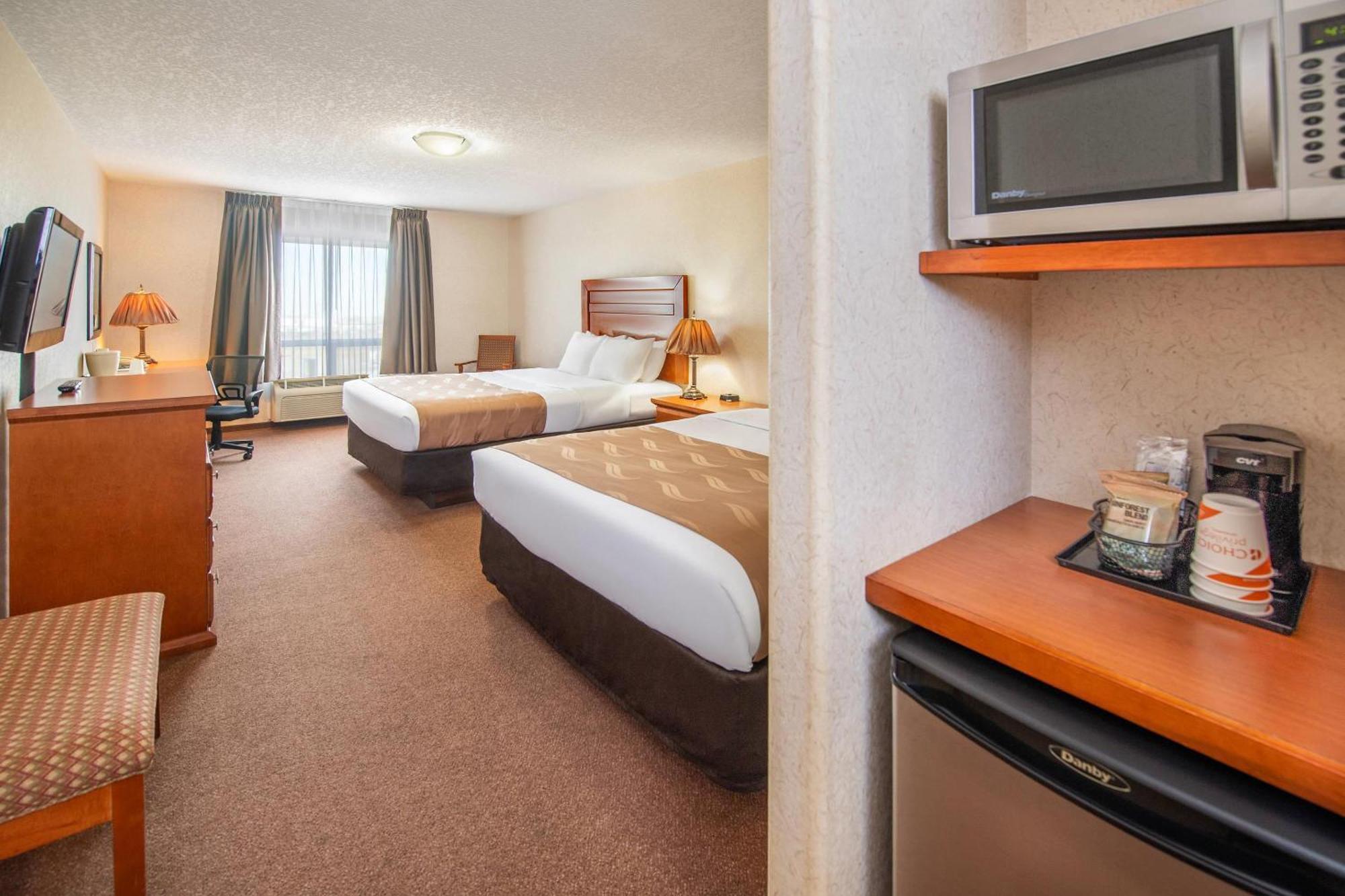 Quality Inn & Suites Lethbridge Buitenkant foto